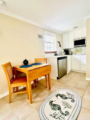 Dining - "Dunes" Historic Beachside Cottage 1/1 – Steps to Sand! (Indian Rocks Beach)