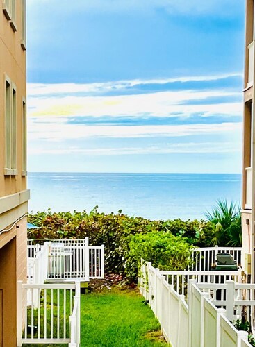 "Dunes" Historic Beachside Cottage 1/1 – Steps to Sand!