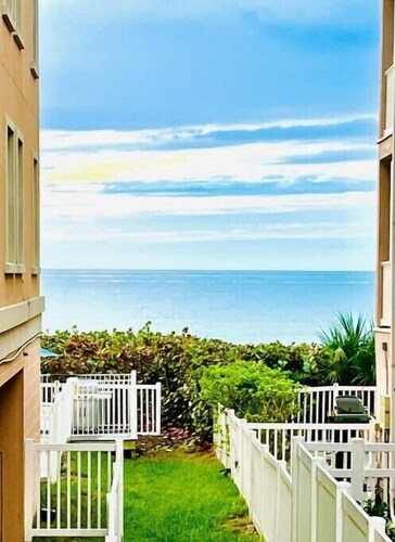 Beachside Historic Cottage – Steps to Sand!