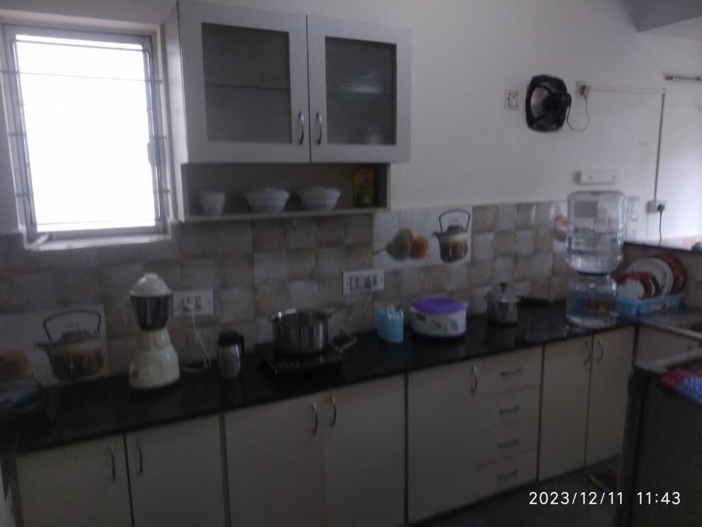 Réfrigérateur, four, grille-pain