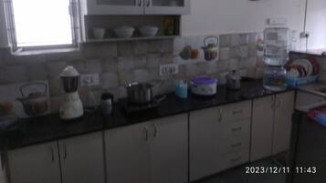 Kjøleskap, ovn og brødrister