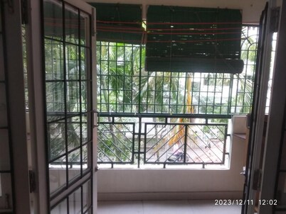 Royale Seaward Service Apartments
