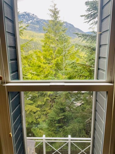 Spacious Town Home, Sleeps 8, Walk to Gondola!