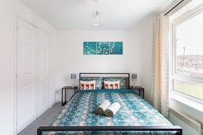 1 bedroom, iron/ironing board, travel cot, Internet