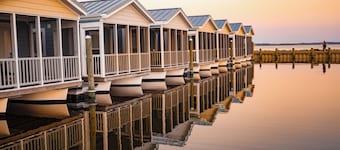 Blufin Bungalows & Marina