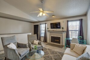 TV, fireplace