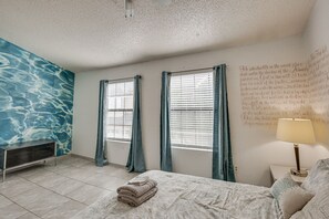 2 habitaciones, escritorio, cuna de viaje y internet 