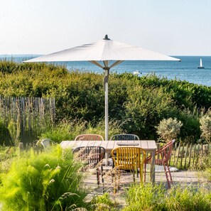 Outdoor dining - Nouveauté : Villa Ponant à Doëlan, Prestations « Wellness » Face à L'océan (Clohars-Carnoët)
