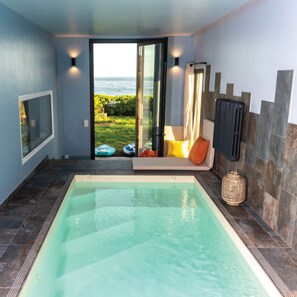 Indoor pool, a heated pool - Nouveauté : Villa Ponant à Doëlan, Prestations « Wellness » Face à L'océan (Clohars-Carnoët)