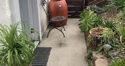 Clean Private Bedroom,Bathroom. Private entrance. Lovely Gated Neighborhood.