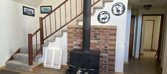 Vintage A frame home in Florence! 2 bedroom 3 beds, sleeps 6.