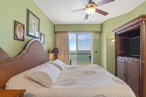 3 bedrooms, iron/ironing board, WiFi, bed sheets - Celadon Family Getaway Sleeps 8 w/Free Beach Service (Panama City)