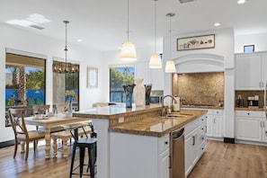 تفاصيل الفندق من الداخل