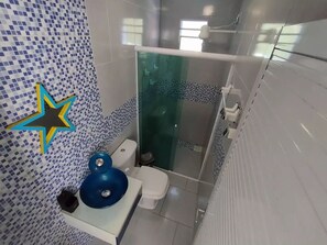 Dusche, Handtücher, Seife, Toilettenpapier