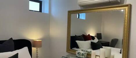 1 Schlafzimmer, Schreibtisch, Bügeleisen/Bügelbrett, kostenloses WLAN