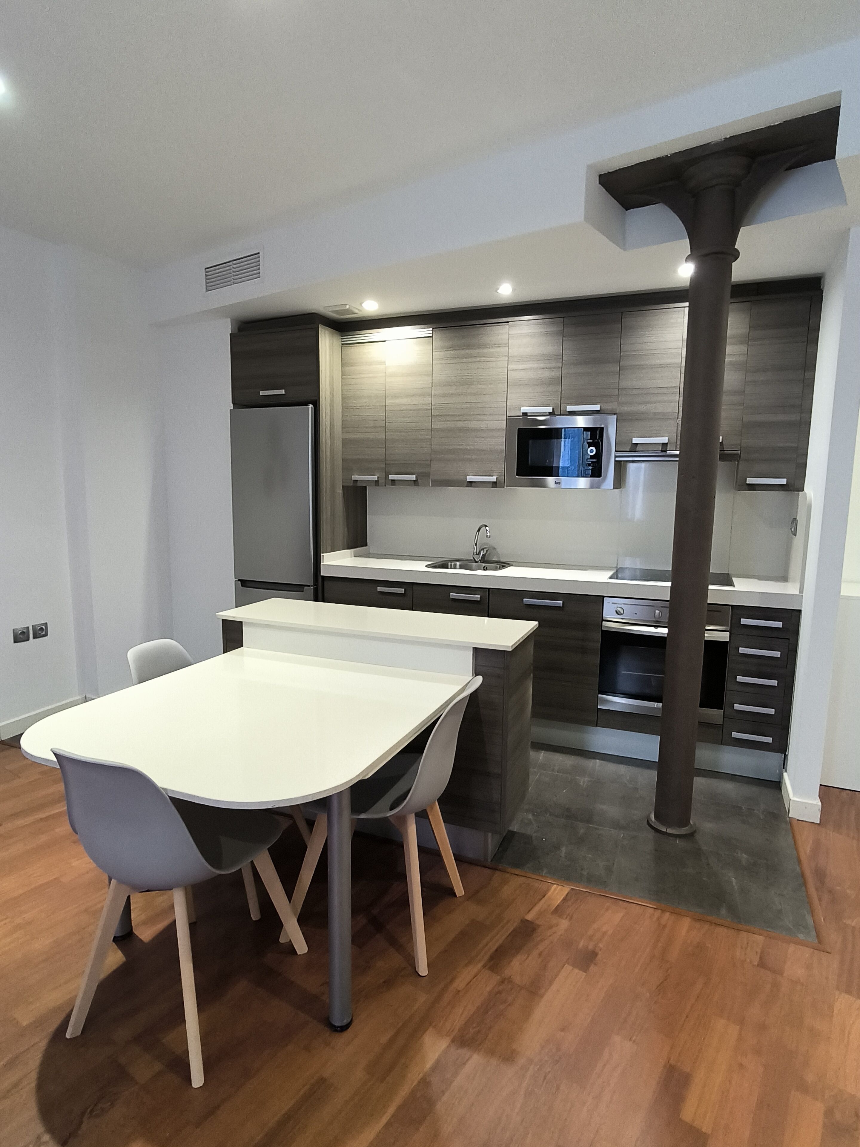 冰箱、微波炉、烤箱、洗碗机