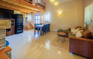 Smart TV, fireplace