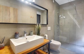 Douche, séchoir à cheveux