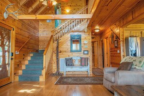 Smart TV, fireplace, DVD player, books