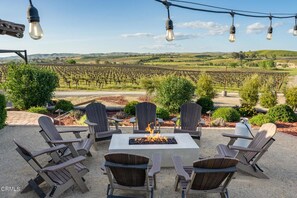 Property grounds - Tuscan Style Wine Country Getaway (Paso Robles)