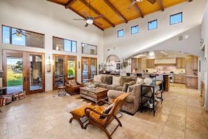 Smart TV, fireplace, stereo