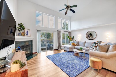 CR East River Drive House