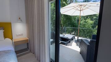 ๋๋ญ์ค ์ํํธ | ํ
๋ผ์ค/ํํฐ์ค