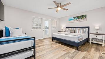 4 bedrooms, desk, free WiFi, bed sheets