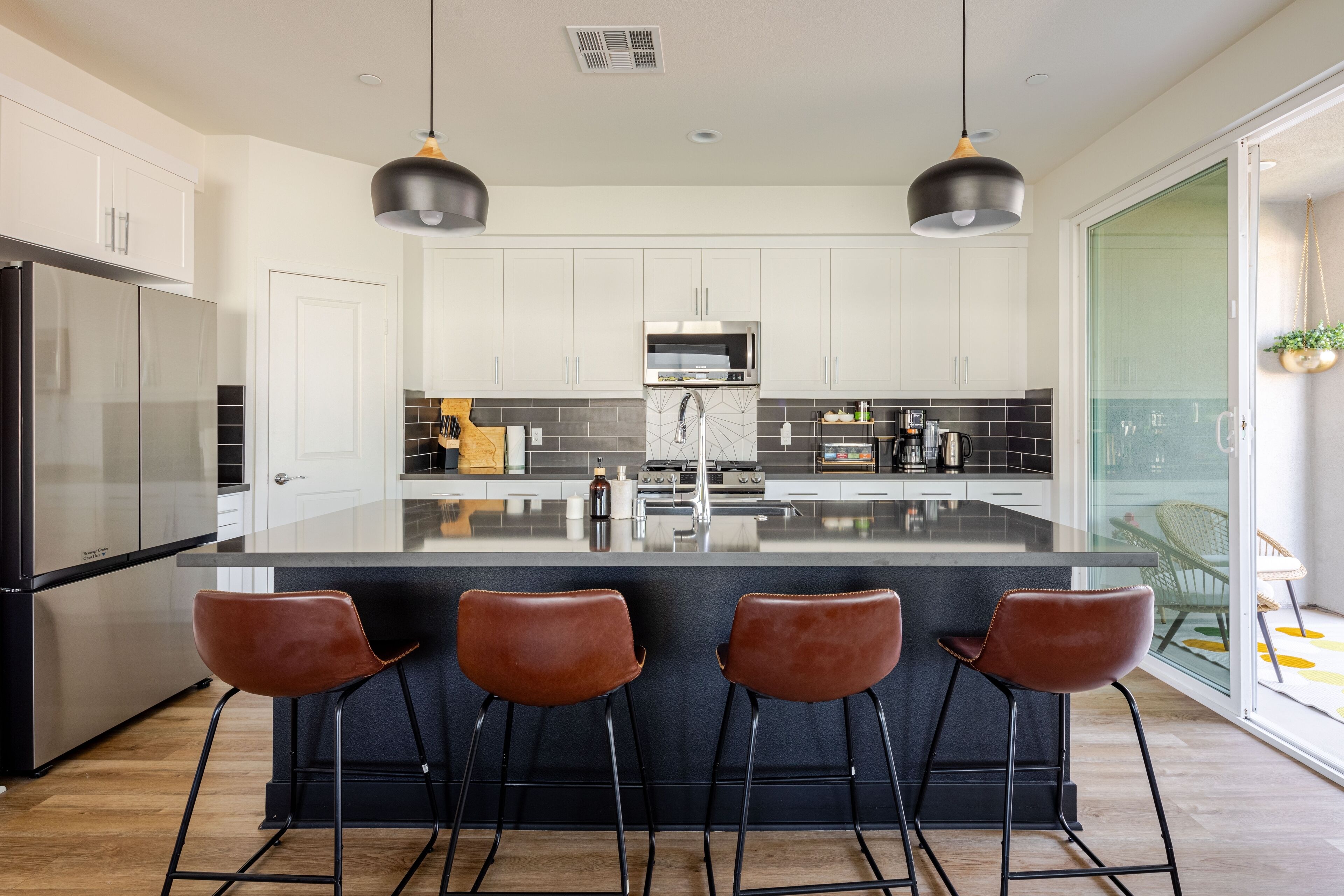 冰箱、微波炉、烤箱、炉灶