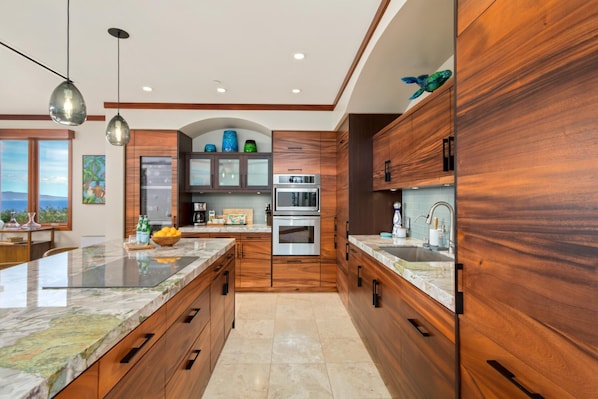 Fridge, microwave, oven, coffee/tea maker - Wailea Beach Villas WBV-PH 412 by KBM (Kihei)