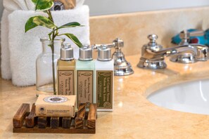 Condo (3 Bedrooms) | Bathroom amenities | Shower, designer toiletries, towels, toilet paper - Wailea Beach Villas WBV-PH 412 by KBM (Kihei)