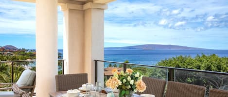 Condo (3 Bedrooms) | Front of property