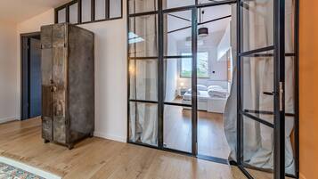 2 slaapkamers, een strijkplank/strijkijzer, wifi, beddengoed