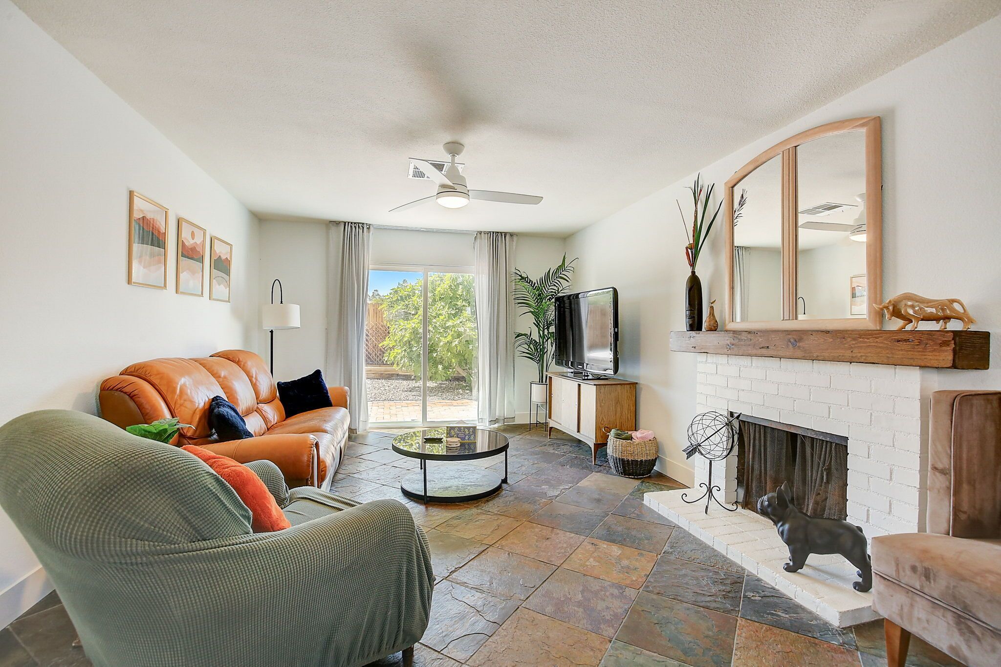 Smart TV, fireplace, computer monitors