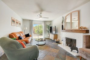 Smart TV, fireplace, computer monitors