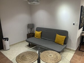 Smart TV - The Loft in San Juan (San Juan)