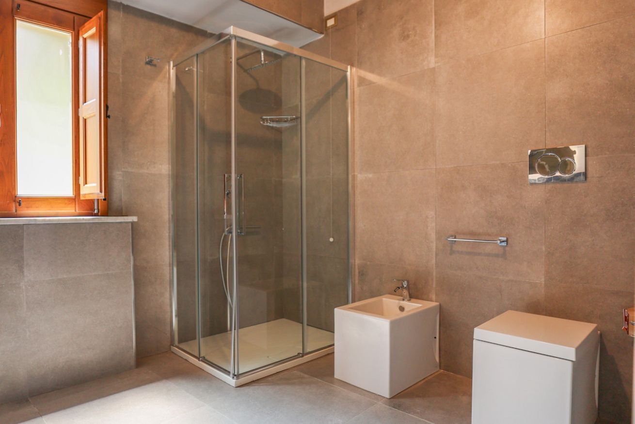 Dusche, Haartrockner, Bidet, Handtücher