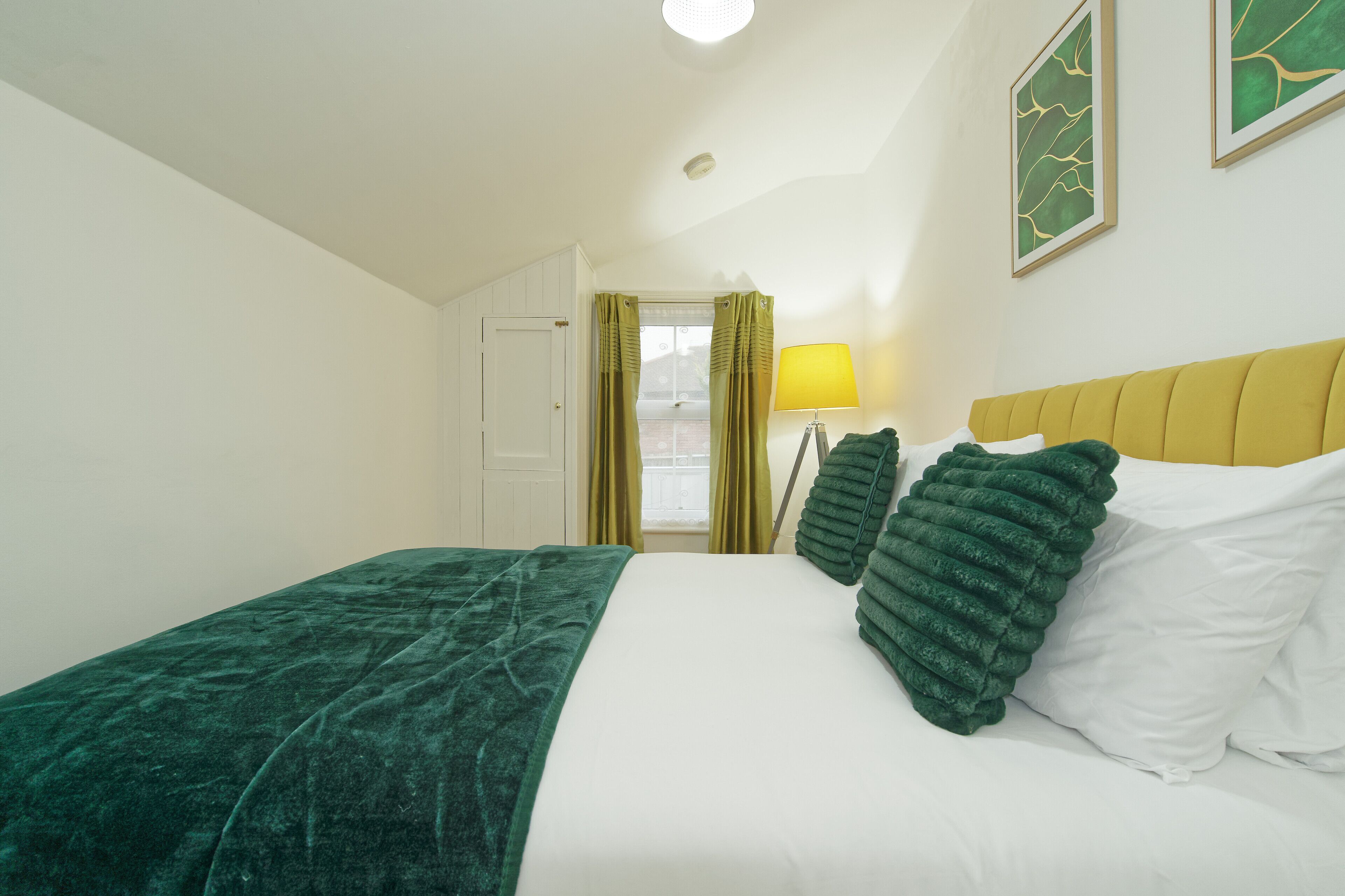 House | 3 bedrooms, iron/ironing board, free WiFi, bed sheets