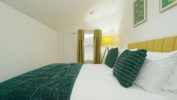 House | 3 bedrooms, iron/ironing board, free WiFi, bed sheets