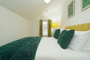 House - Immaculate 3-bed House in Chatham (Chatham)