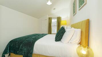 House | 3 bedrooms, iron/ironing board, free WiFi, bed sheets