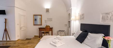 1 habitación, wifi y ropa de cama