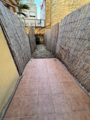 Property grounds - Hermosa Planta Baja Nueva con Patio y Baño Privado!! (Mataró)