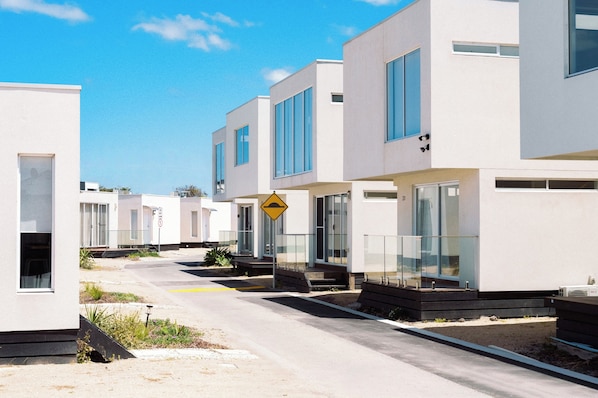 Courtyard - Eden Bay Mornington (Capel Sound)