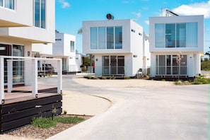 Courtyard - Eden Bay Mornington (Capel Sound)