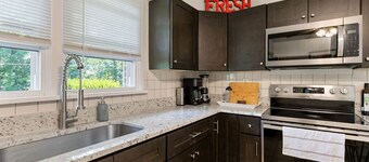 scent-free stay - spacious , big yard and safe neighborhood