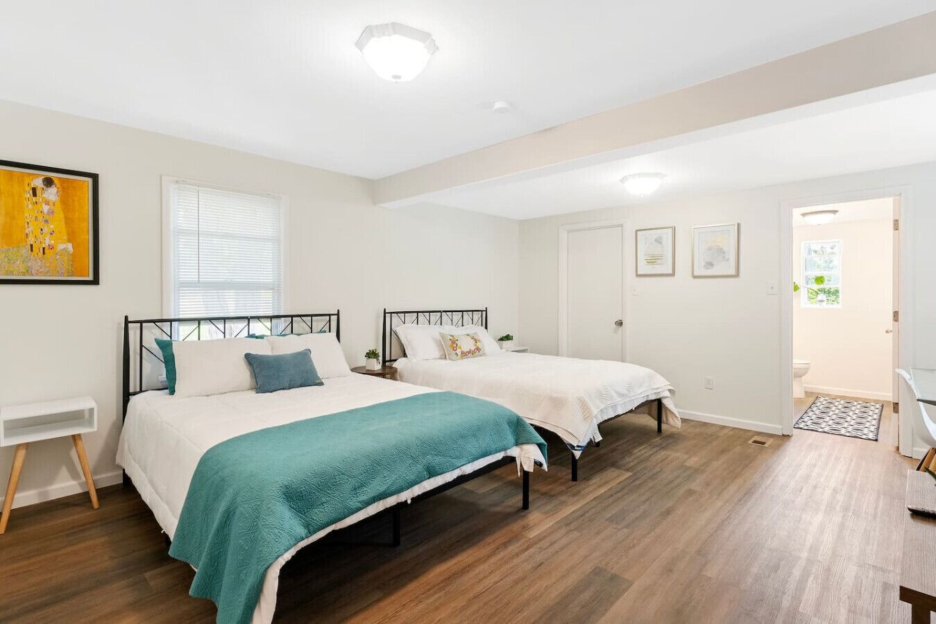 4 dormitorios, escritorio, wifi gratis y ropa de cama