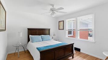 4 sovrum, skrivbord, gratis wi-fi och sängkläder