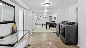 Interior - scent-free stay - spacious , big yard and safe neighborhood (Imperial)
