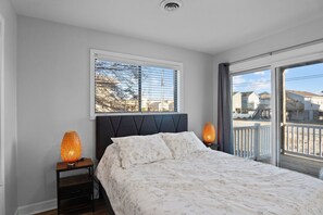 5 bedrooms, Internet, bed sheets - 5310- Wright by the Beach, Stroll to Beach, Sun Deck, Rec Room, Bring Fido! (Kill Devil Hills)